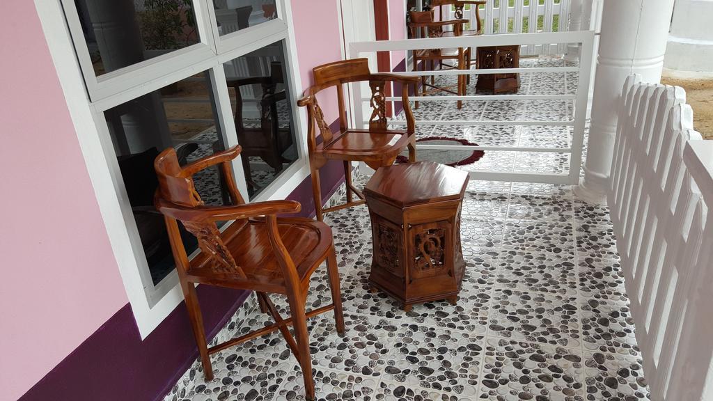 Iz Budget 2 Kampung Kuala Besut Exteriör bild