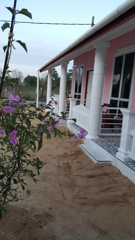 Iz Budget 2 Kampung Kuala Besut Exteriör bild
